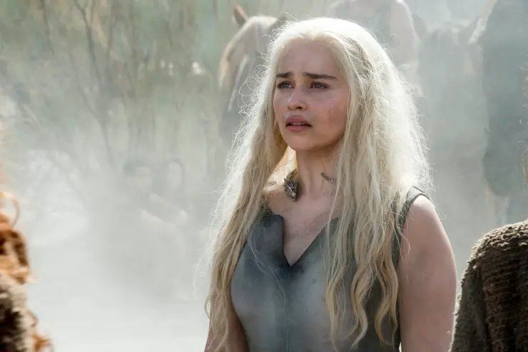 Los primeros pasos de Emilia Clarke como Daenerys Targaryen fueron como sometida, más tarde logró liberarse Crédito: HBO 