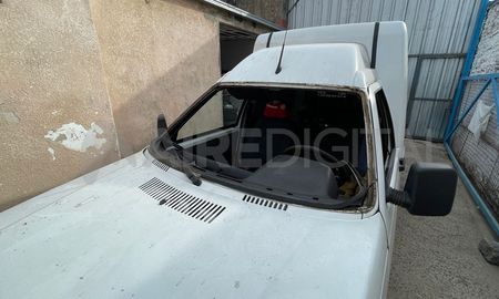 Destruyeron el parabrisas de una camioneta Fiat Fiorino Destruyeron el parabrisas de una camioneta Fiat Fiorino