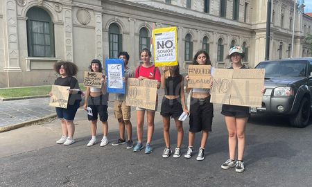 Los estudiantes aseguraron que “la plata no alcanza ni para las mochilas ni las zapatillas. Los estudiantes aseguraron que “la plata no alcanza ni para las mochilas ni las zapatillas.
