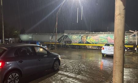 El tren también generó complicaciones en otros cruces ferroviarios de la zona. El tren también generó complicaciones en otros cruces ferroviarios de la zona.