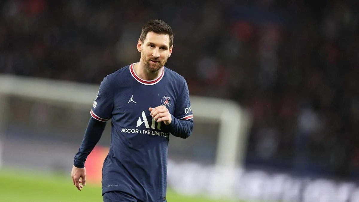 HInchas del Paris Saint-Germain critican a Lionel Messi post eliminación en Champions League ante Real Madrid y lo califican de jubilado.