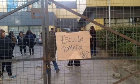 alumnos abandonan escuelas tomadas en chubut para garantizar los comicios del domingo alumnos abandonan escuelas tomadas en chubut para garantizar los comicios del domingo