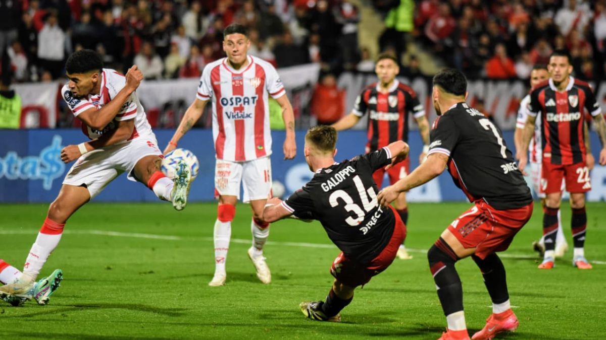 Segundo tiempo: Unión y River igualan 0 a 0.