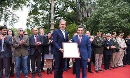 La ceremonia en conmemoración por los 170 años de la sanción de la Constitución Nacional se realizó en la plaza Ramírez de Concepción del Uruguay. La ceremonia en conmemoración por los 170 años de la sanción de la Constitución Nacional se realizó en la plaza Ramírez de Concepción del Uruguay.
