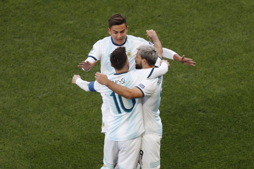 La Selección Argentina derrotó a Chile con goles de Dybala y Agüero y quedó como tercero de la Copa América