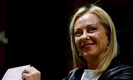 Meloni podría ser consagrada como la primera mujer premier de la historia italiana dentro de un mes. Meloni podría ser consagrada como la primera mujer premier de la historia italiana dentro de un mes.