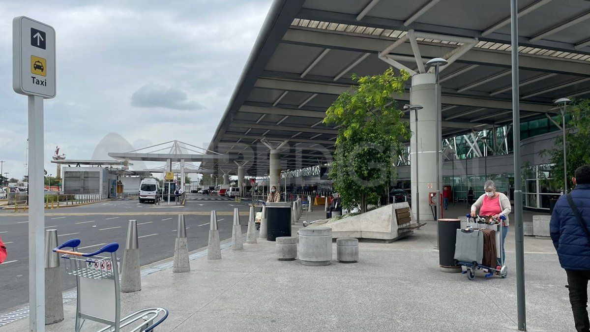 Desde la Dirección Nacional de Migraciones anunciaron la simplicación de trámites para viajar al exterior.