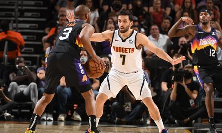Con Facundo Campazzo en cancha, Denver Nuggets volvió a perder con Phoenix Suns y está 2-0 abajo en las semifinales de los playoffs de la NBA. Con Facundo Campazzo en cancha, Denver Nuggets volvió a perder con Phoenix Suns y está 2-0 abajo en las semifinales de los playoffs de la NBA.