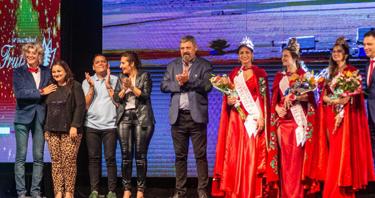 Todos los años se nombra a la Reina Nacional de la Frutilla. Todos los años se nombra a la Reina Nacional de la Frutilla.