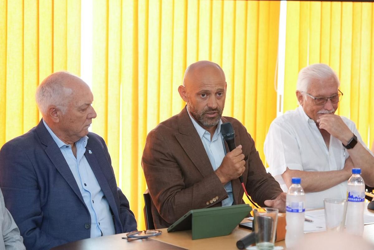 El Gobierno de la Provincia de Santa Fe anunció este viernes la venta de terrenos públicos actualmente en desuso que serán destinados al sector privado con el objetivo de generar empleo.