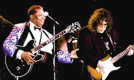 B.B. King cumpliría 97 años. El 10 de agosto de 1993, Pappo subió al escenario del Madison Square Garden, invitado por el Rey del Blues. B.B. King cumpliría 97 años. El 10 de agosto de 1993, Pappo subió al escenario del Madison Square Garden, invitado por el Rey del Blues.