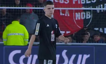 Mateo Apolonio con 14 años se convirtió en el jugador más joven en debutar en la historia del fútbol argentino. Mateo Apolonio con 14 años se convirtió en el jugador más joven en debutar en la historia del fútbol argentino.