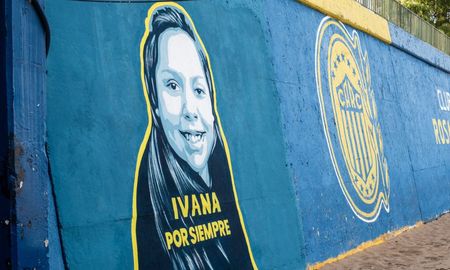 Un mural en Rosario recuerda a Ivana Garcilazo, asesinada tras un clásico que ganó Rosario Central Un mural en Rosario recuerda a Ivana Garcilazo, asesinada tras un clásico que ganó Rosario Central