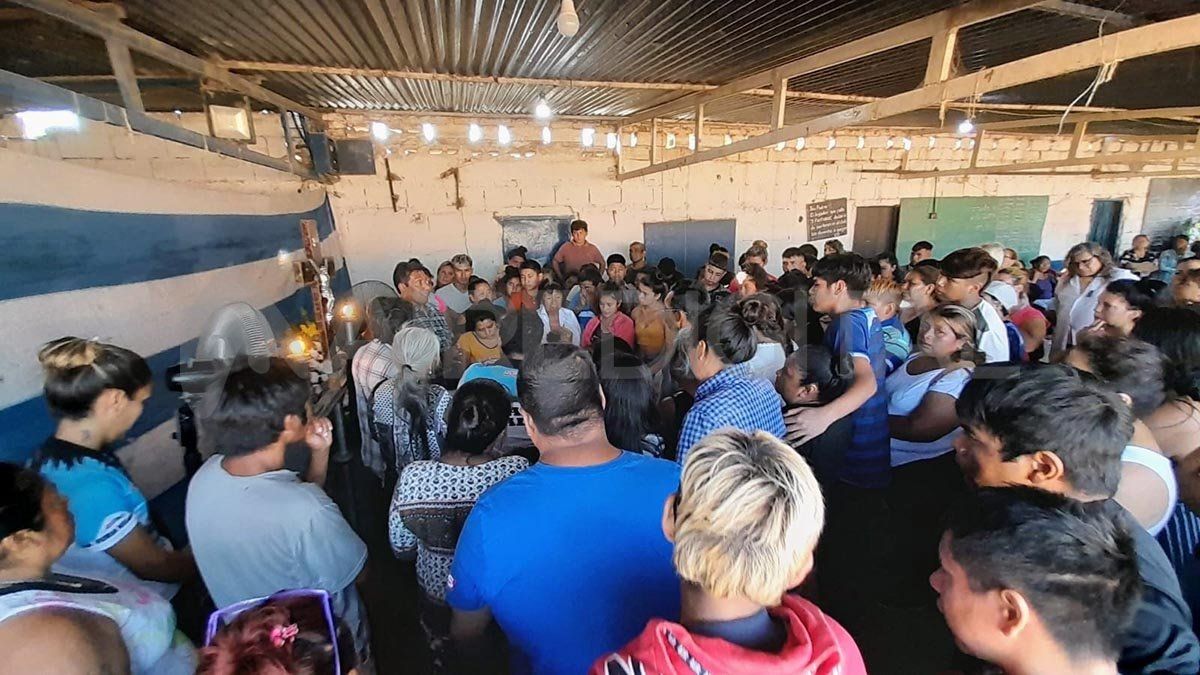 Imágenes del velorio de Máximo Jerez, el niño rosarino de 11 años que murió alcanzado por una bala el domingo.