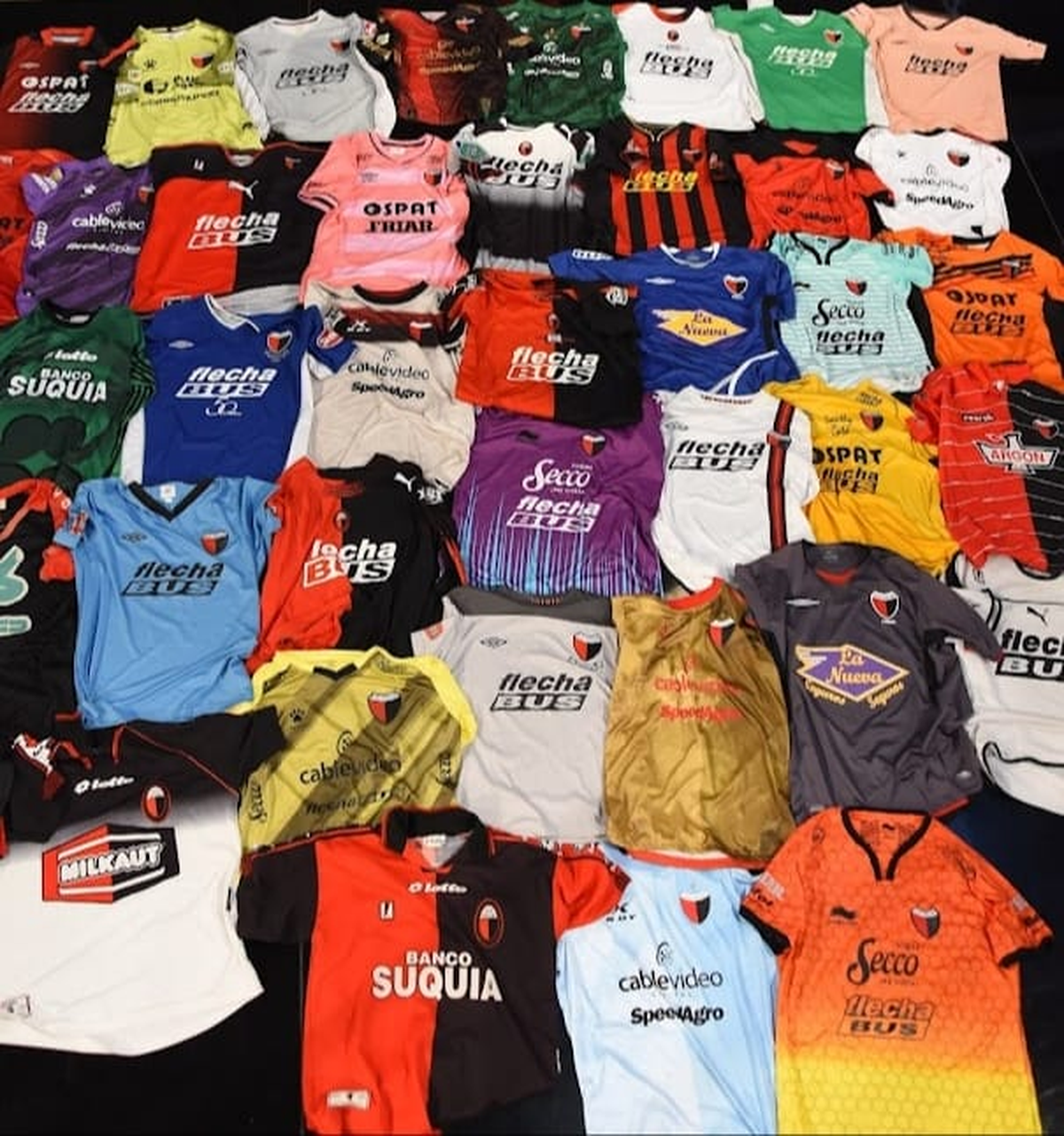 El segundo Encuentro de camisetas del club Sabalero se llevará a cabo este domingo, entre las 15 y 21, en el gimnasio Roque Otrino. El segundo Encuentro de camisetas del club Sabalero se llevará a cabo este domingo, entre las 15 y 21, en el gimnasio Roque Otrino.