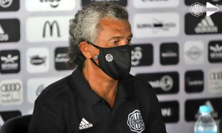 Pipo Gorosito se consagró campeón en Paraguay con Olimpia luego de dirigir nueve partidos. Pipo Gorosito se consagró campeón en Paraguay con Olimpia luego de dirigir nueve partidos.