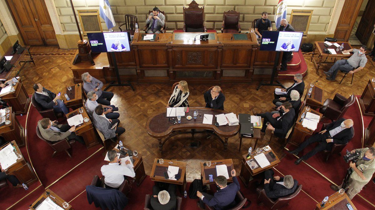 Un día después de la interpelación del Senado al ministro de Desarrollo Social Danilo Capitani, llegó el turno para el titular del Ministerio de Gestión Pública Marcos Corach.