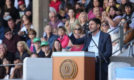Maximiliano Pullaro criticó el carácter transitorio de la quita de las retenciones a los granos que anunció el Gobierno nacional. Maximiliano Pullaro criticó el carácter transitorio de la quita de las retenciones a los granos que anunció el Gobierno nacional.