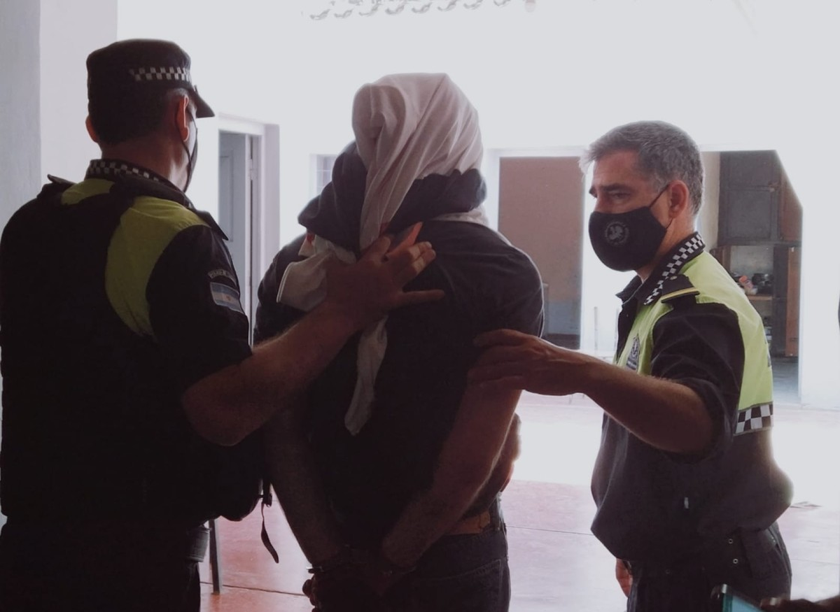 Gustavo Campos, cuñado de Márquez, dijo a los medios locales que desconoce si también ella conocía al agresor.