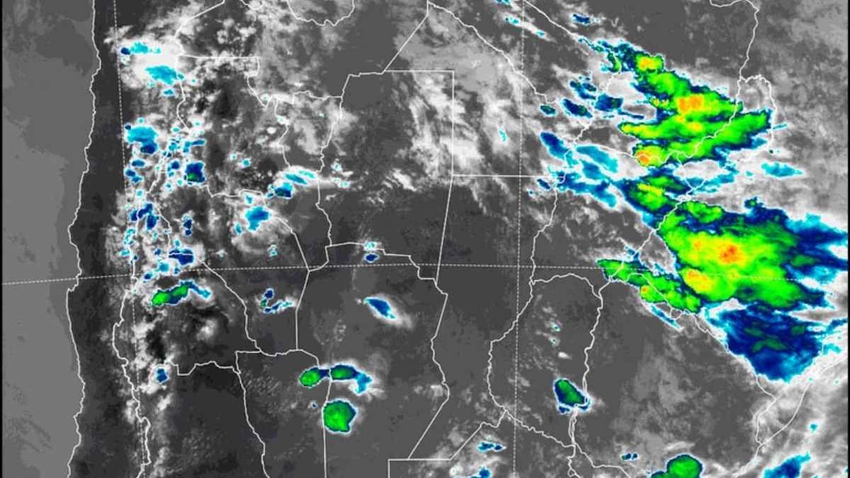 A partir del miércoles se espera un descenso térmico paulatino, con mañanas mucho más frescas hacia el jueves y mínimas que rondarán los 15°.
