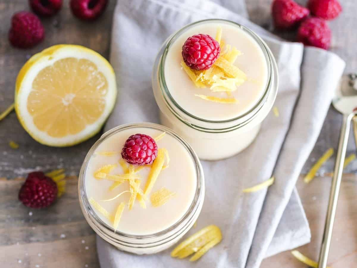 El mousse de limón es un postre delicioso y refrescante, y Maru Botana enseñó a hacerlo. El mousse de limón es un postre delicioso y refrescante, y Maru Botana enseñó a hacerlo.