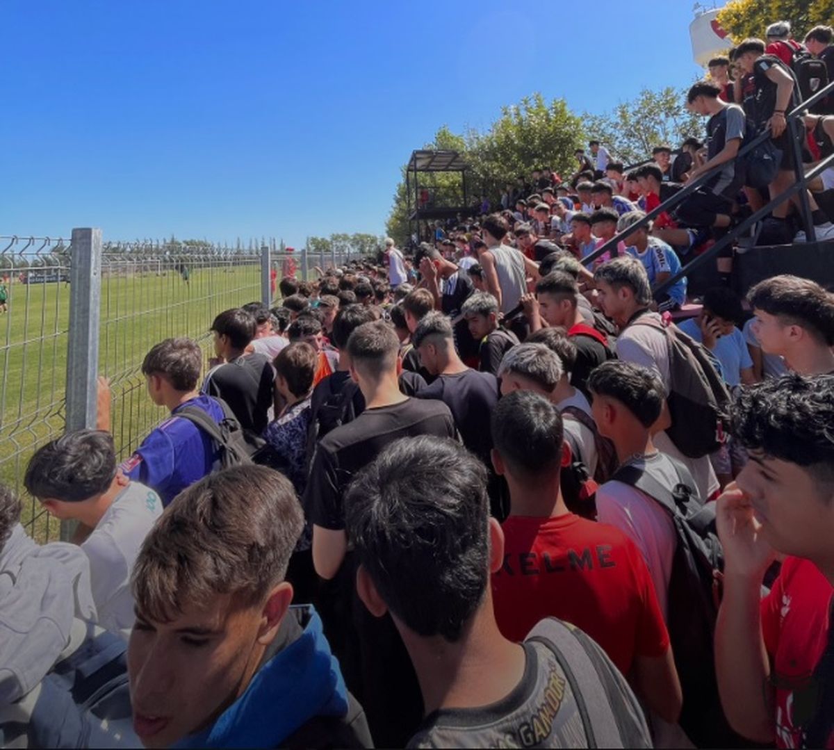 Colón realizó pruebas libres de jugadores. Colón realizó pruebas libres de jugadores.