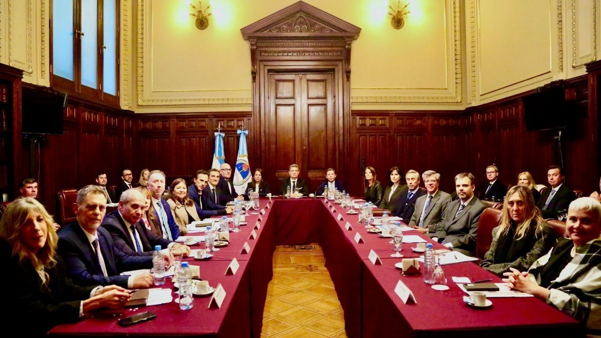 La Junta de Presidentes de Cámaras Federales está encabezada por el juez Javier Leal Ibarra.