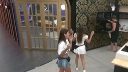 altText(Susto en Gran Hermano: se activó la alarma de incendios por un descuido en la cocina)}