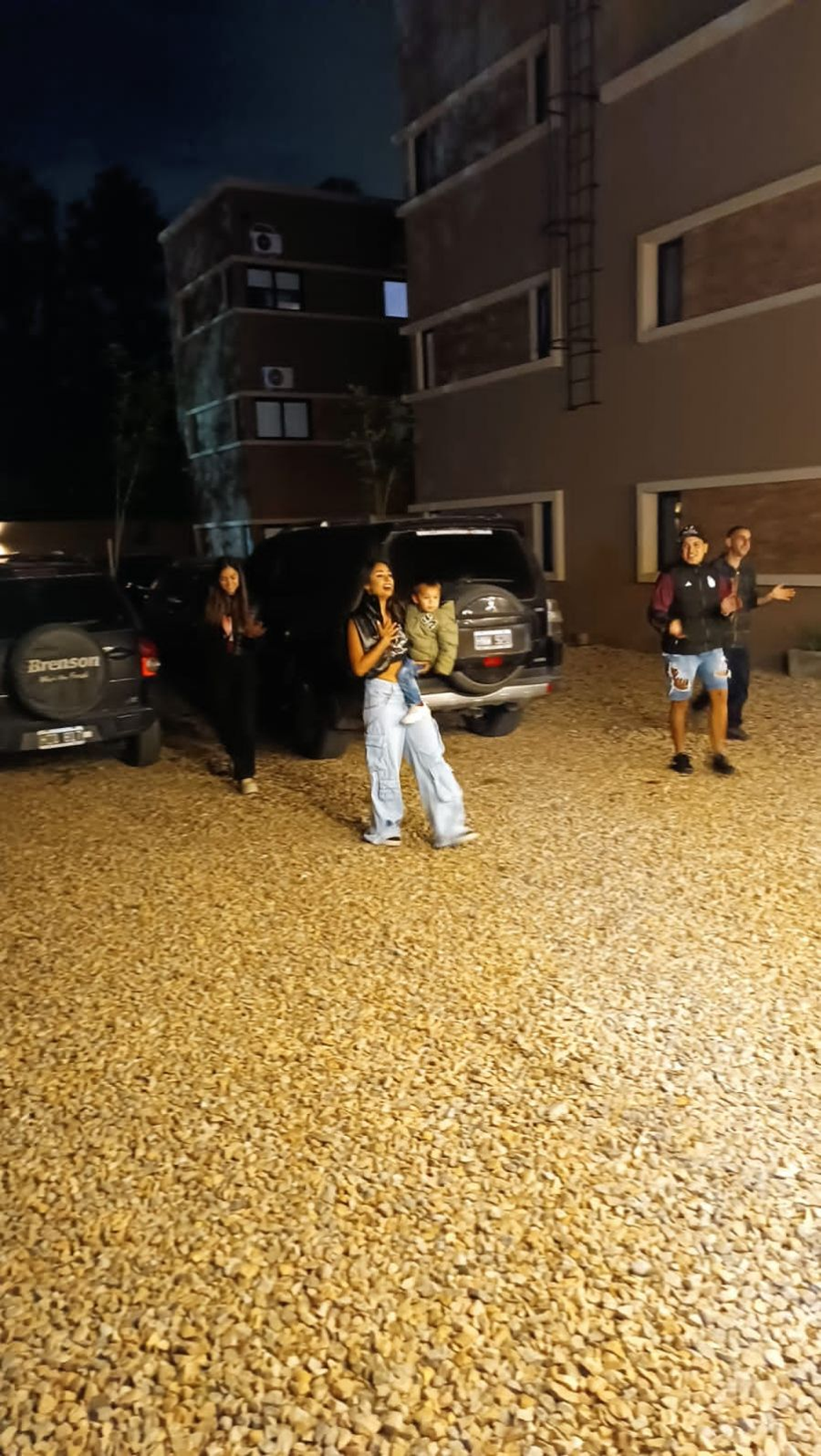 EL CUMPLEAÑOS SORPRESA DE DANIELA CELIS | CRÉDITOS: @BARRAMOVILTHIANO | PRODUCCIÓN: SOL MIRANDA