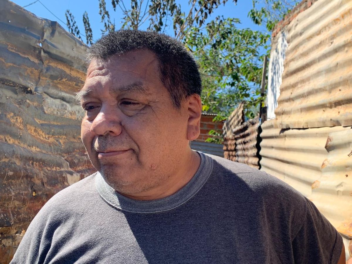 Jorge es el padre del propietario de la vivienda que se incendió en Villa Hipódromo. Jorge es el padre del propietario de la vivienda que se incendió en Villa Hipódromo.