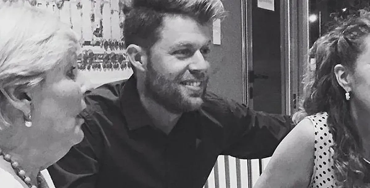 Javier Medina, la pareja de Ángel de Brito, es un estilista de perfil bajo. Javier Medina, la pareja de Ángel de Brito, es un estilista de perfil bajo.