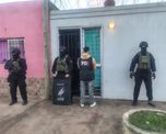 A los imputados, además del delito de asociación ilícita, se les atribuyó una tentativa de homicidio, privación ilegítima y extorsión. A los imputados, además del delito de asociación ilícita, se les atribuyó una tentativa de homicidio, privación ilegítima y extorsión.