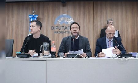 La comisión de la Cámara de Diputados presentará su informe final sobre el caso Libra. La comisión de la Cámara de Diputados presentará su informe final sobre el caso Libra.