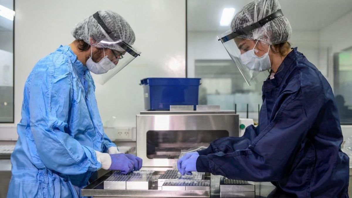 Desde Rusia, anuncian planes para fabricar la vacuna Sputnik V en Argentina