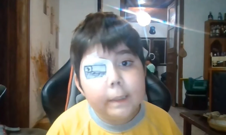 El pequeño, que padecía un complicado cáncer cerebral, logró hacerse viral obteniendo el millón de suscriptores. El pequeño, que padecía un complicado cáncer cerebral, logró hacerse viral obteniendo el millón de suscriptores.
