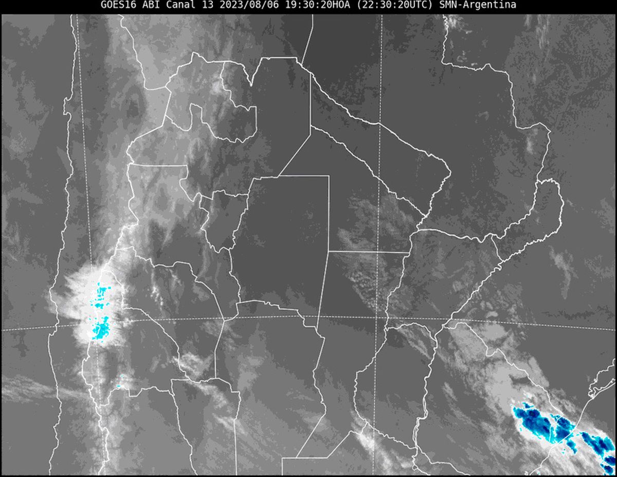 En la imagen satelital se observa poca nubosidad en la provincia de Santa Fe. Las temperaturas se mantuvieron dentro de lo previsto, sin llegar al valor máximo esperado. En la imagen satelital se observa poca nubosidad en la provincia de Santa Fe. Las temperaturas se mantuvieron dentro de lo previsto, sin llegar al valor máximo esperado.