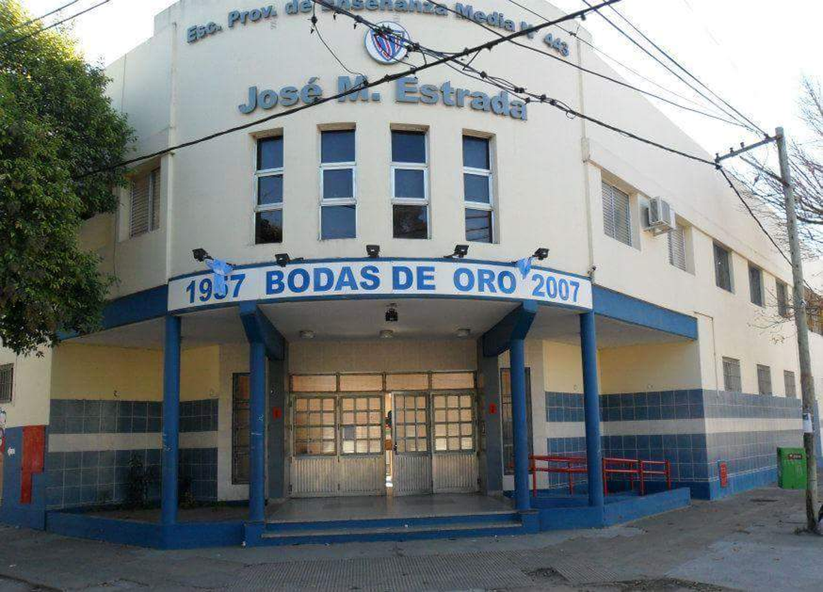Nahuel Robles y Fabio Gorosito asistieron a la Escuela (EESO) Nro 443 José Manuel Estrada. Nahuel Robles y Fabio Gorosito asistieron a la Escuela (EESO) Nro 443 José Manuel Estrada.