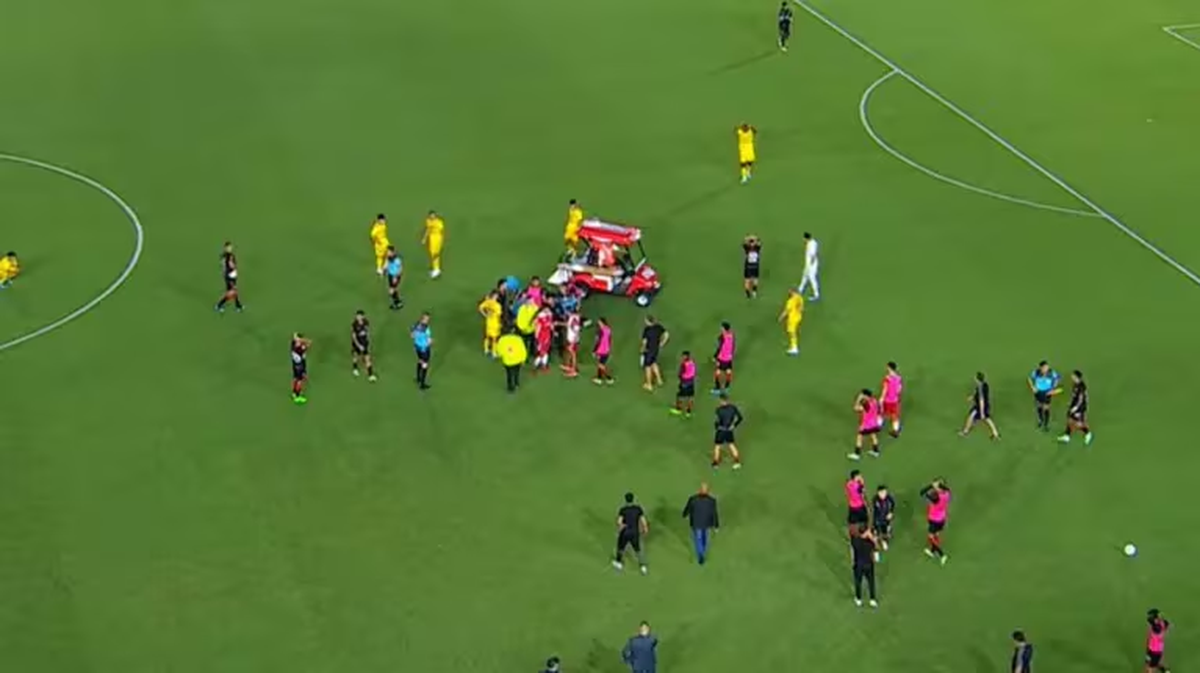 Javier Altamirano se desvaneció en pleno partido. Javier Altamirano se desvaneció en pleno partido.