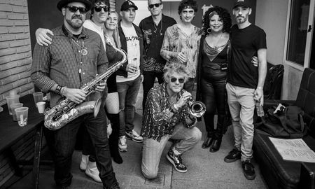 El próximo recital de Los Fundamentalistas del Aire Acondicionado, la banda que acompaña en vivo a Carlos El Indio Solari, previsto para el sábado 17 por streaming, donará parte de lo recaudado a los damnificados por los incendios que afectaron a la Comarca Andina en la Patagonia. El próximo recital de Los Fundamentalistas del Aire Acondicionado, la banda que acompaña en vivo a Carlos El Indio Solari, previsto para el sábado 17 por streaming, donará parte de lo recaudado a los damnificados por los incendios que afectaron a la Comarca Andina en la Patagonia.
