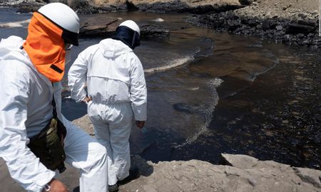 Se produjo un segundo derrame de petróleo en las costas de Perú. Se produjo un segundo derrame de petróleo en las costas de Perú.