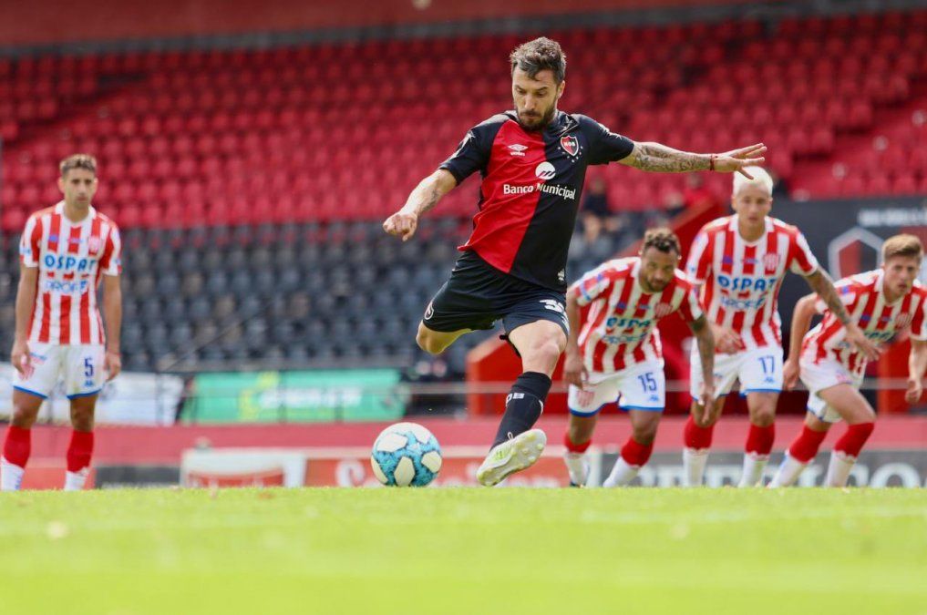 El primer amistoso post-pandemia fue entre Newells y Unión en Rosario. Los titulares empataron 1-1 y los suplentes del Tatengue se llevaron la victoria por 2-1.