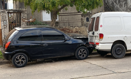 La víctima fatal fue hallado con una herida de bala dentro de un auto Suzuki Fun negro.
