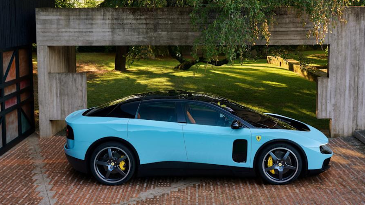 El primer coche totalmente eléctrico de Ferrari, el Luce, en esta imagen obtenida por Reuters el 25 de mayo de 2026, tras la presentación del modelo por parte del fabricante de coches deportivos de lujo.