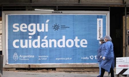 Seguí cuidándote. El Gobierno nacional insiste en el pedido de distanciamiento social y uso del barbijo para prevenir los contagios de coronavirus. Seguí cuidándote. El Gobierno nacional insiste en el pedido de distanciamiento social y uso del barbijo para prevenir los contagios de coronavirus.