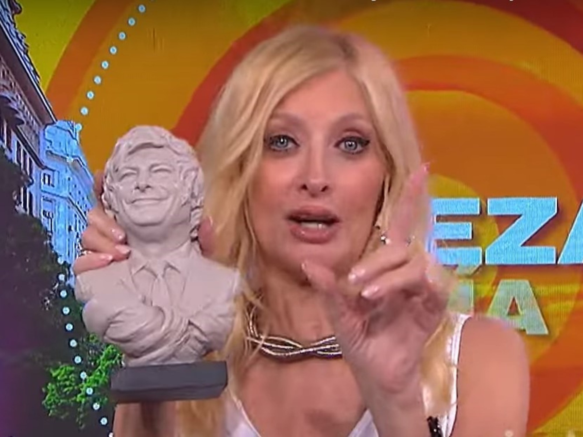Yuyito González mostró el busto de Javier Milei que tiene. Yuyito González mostró el busto de Javier Milei que tiene.