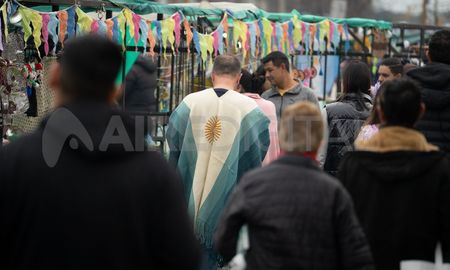 Aristóbulo del Valle se vistió de celeste y blanco junto a grandes historias de vida. Aristóbulo del Valle se vistió de celeste y blanco junto a grandes historias de vida.