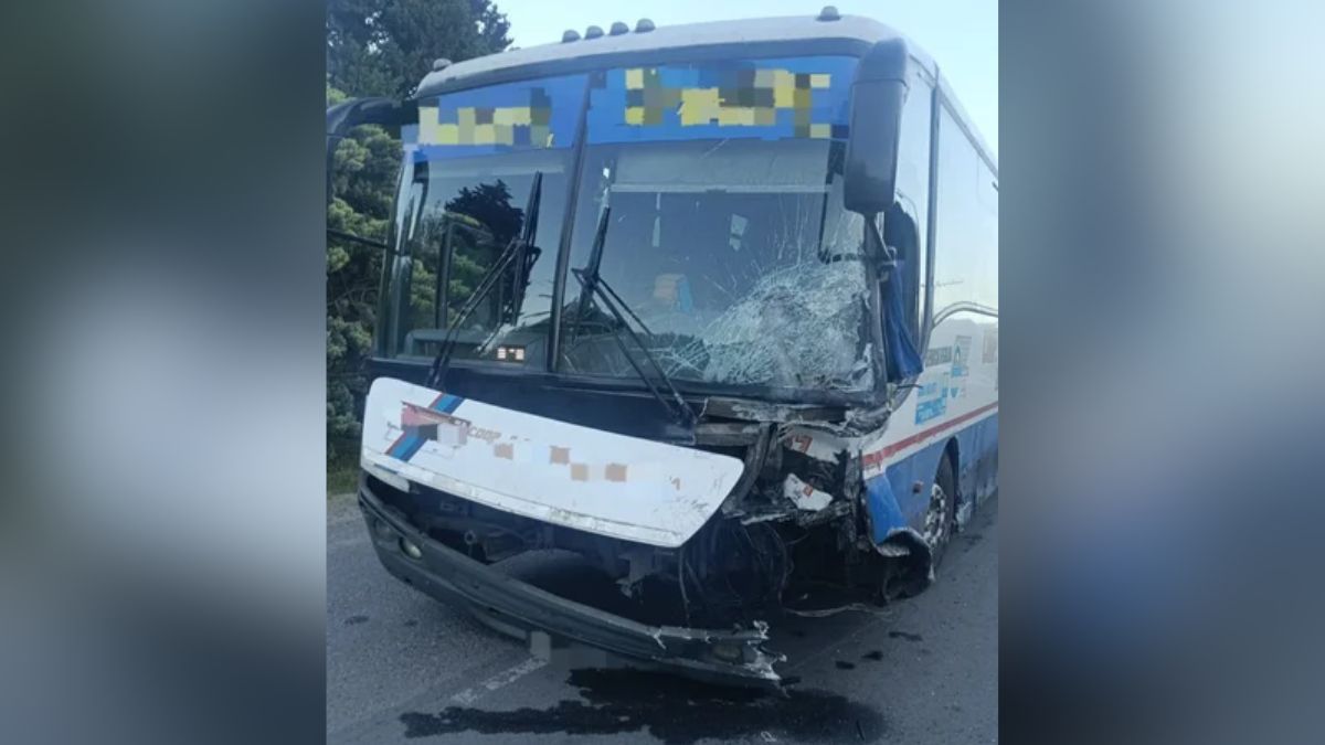 El colectivo pertenece a la línea La Calera y recorre varias localidades de Córdoba.