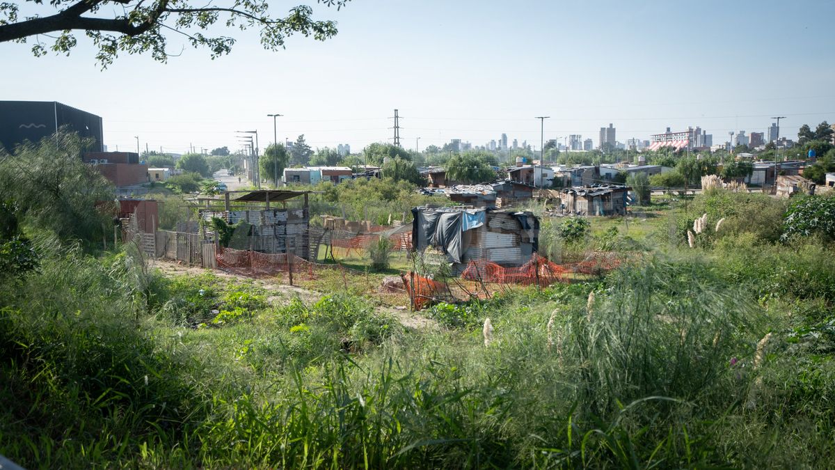 La construcción de viviendas precarias en zonas de reservorios no se detiene. En algunos casos