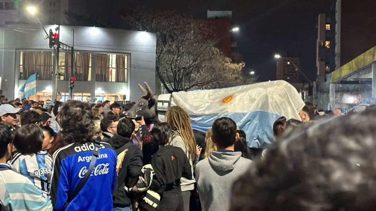 Así festejó Santa Fe la victoria de Argentina contra Inglaterra. Así festejó Santa Fe la victoria de Argentina contra Inglaterra.