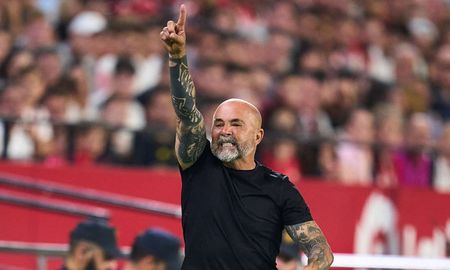 Jorge Sampaoli tiene las horas contadas en Sevilla. El club español puede despedirlo durante la fecha Fifa. Jorge Sampaoli tiene las horas contadas en Sevilla. El club español puede despedirlo durante la fecha Fifa.